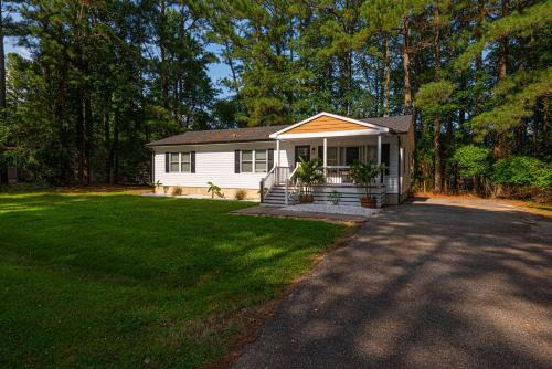 Spacious 4-Bedroom Retreat in Ocean Pines