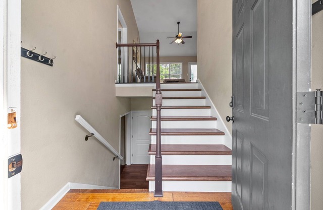 Spacious 4-bedroom House near Downtown Clarksville