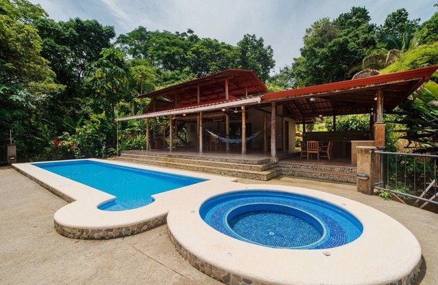 Casa a 10 minutos de la playa! Retiro ideal de yoga con piscina