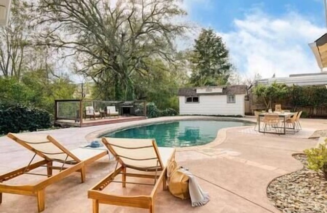 Spacious 5 BDRM Group Getaway w/Pool & EV Charger