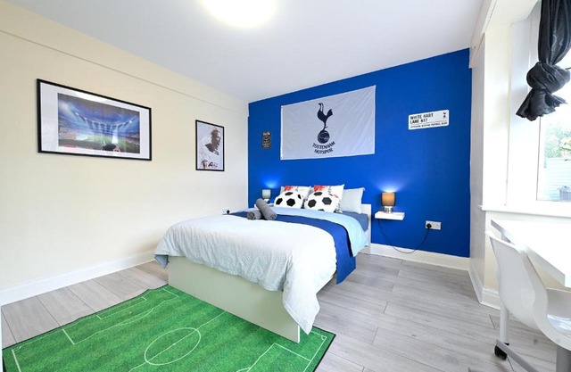 SPACIOUS 5 BEDROOM HOUSE NEXT TO TOTTENHAM STADIUM
