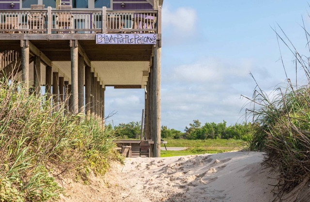Spacious 5BR Beachfront Perfect for Groups