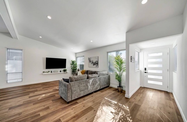 Spacious 6-Bedroom Estate with Main House & Two Guest Houses in West Hills