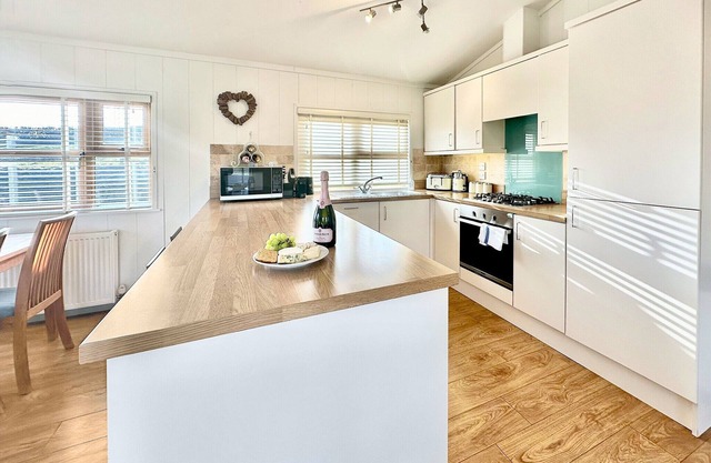 2 bedroom accommodation in Cullompton
