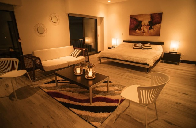 Espacioso y Elegante Penthouse/Condo 200 m de la Playa/ Pool table
