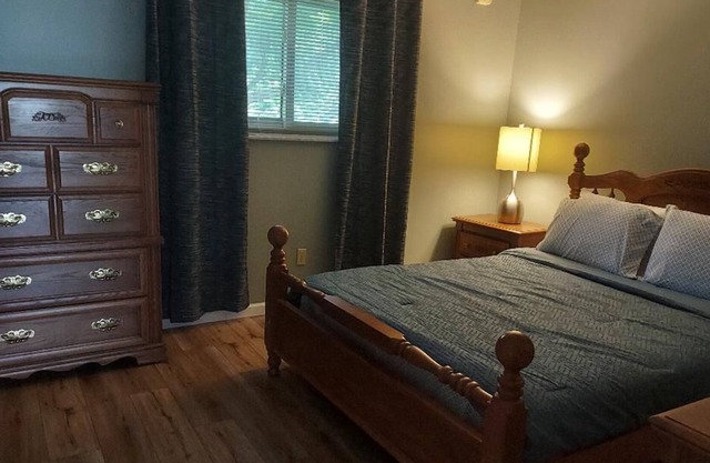 Spacious and Modern 3-Bedroom Apartment with Outdoor Patio and Modern Amenities!