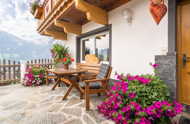 Spacious holiday apartment near the ski area