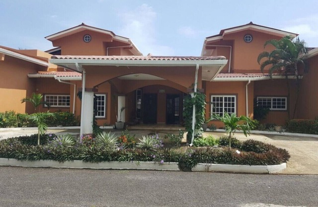 San Marino frente a la playa - Casa 37 - República de Panamá - Guanche - Colón - Portobelo