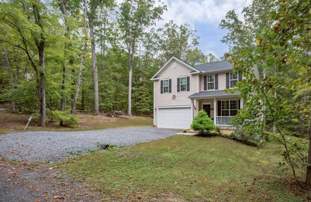 Spacious, but cozy. Just minutes from water.