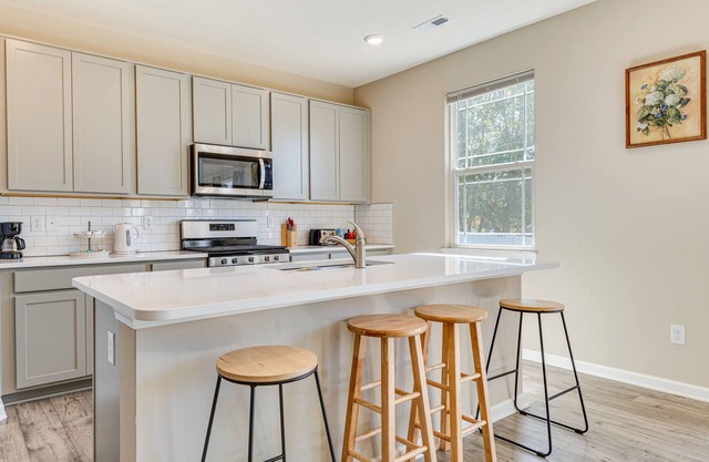 Spacious Camby Home w/ Community Pool + Park!