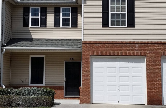 Amplio condominio Cartersville, 9. 6 millas de complejo deportivo Lakepoint, capacidad para 8