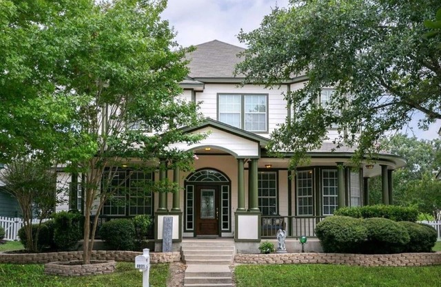 Hermosa casa de estilo victoriano. Perfecto para grupos grandes o pequeños.