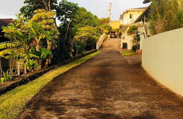 Espaciosa casa familiar con magníficas vistas del atardecer de Diamond Head