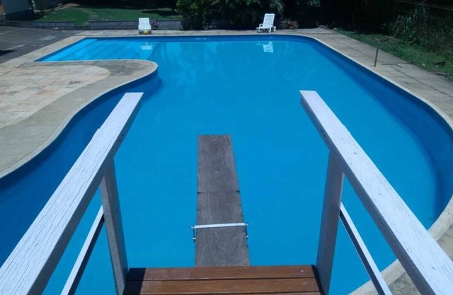 Amplia casa de campo con gran piscina