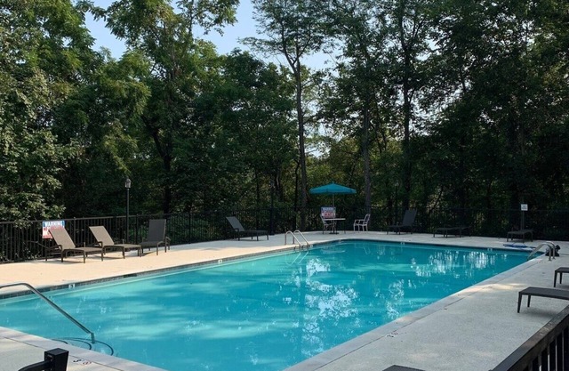 Spacious Home Away from home in West Nashville