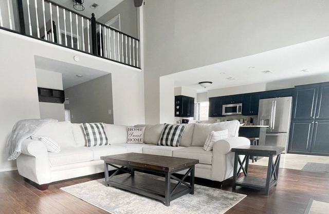 Spacious home for family or work group in nice, quiet, Carrollton neighborhood