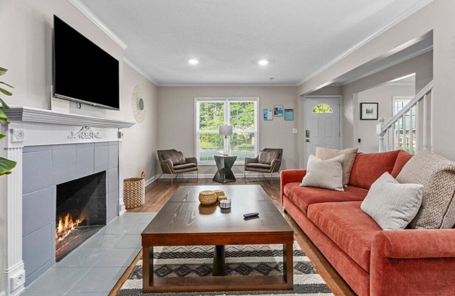 Roomy 5BR Home|King Beds|Safe|Mins to Attractions
