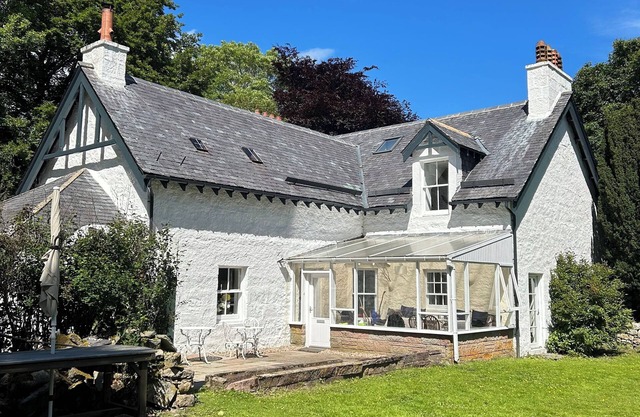 Spacious House in the Cairngorm National Park. Walking /Cycling /Skiing/Castles