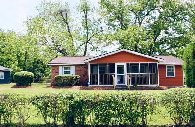 Spacious island home on Johns Island, SC. Just a short drive from Downtown!