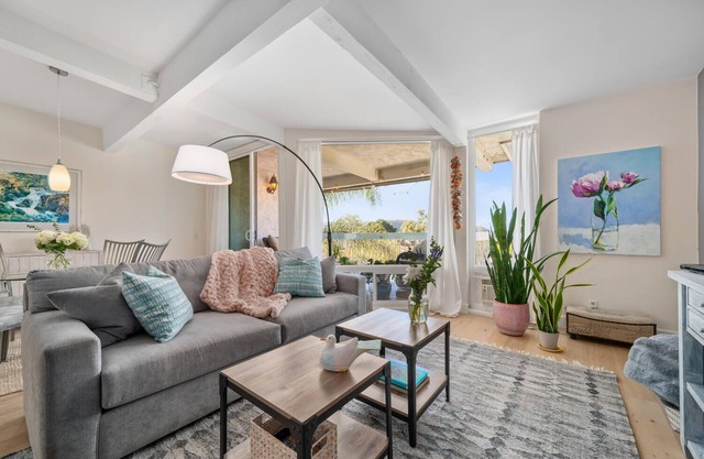 Spacious LaCosta condo -- 3 miles from the beach!