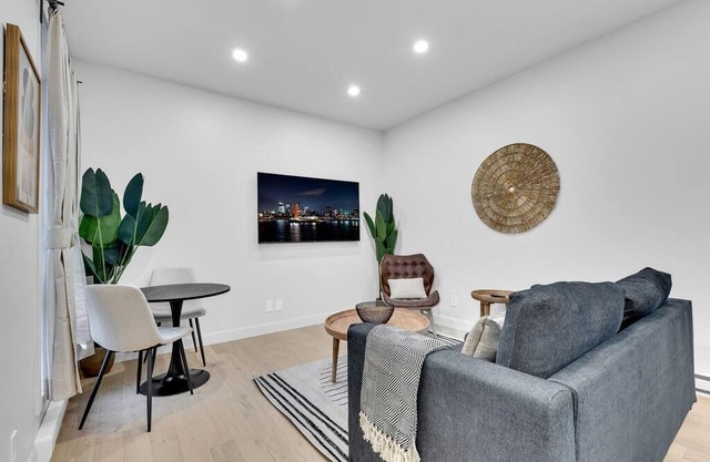 Spacious & peaceful 2 bedrooms, sleep 6