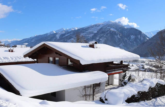 Spacious, privacy and beautiful unobstructed view of the mountains and valley