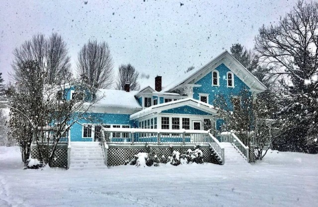 Amplio ático rústico privado cerca de Stowe