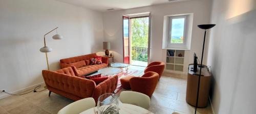 Spacious T3 with balcony - beautiful sea view