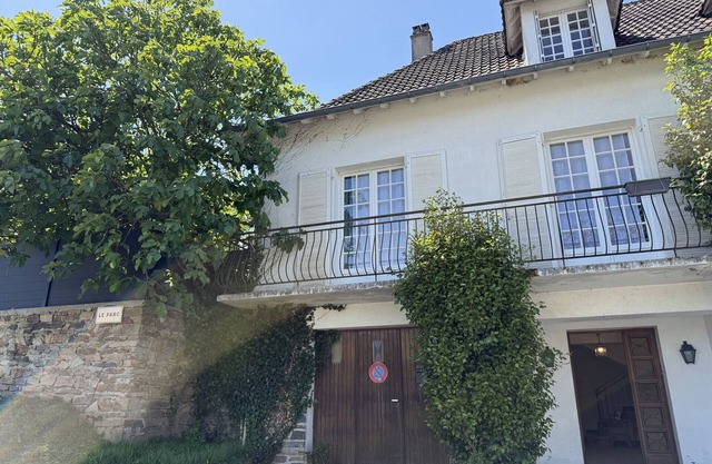 Gran casa de pueblo con jardín privado en el Perigord
