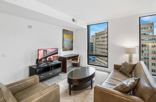 Spacious w/ Full Kitchen & In-unit Washer/Dryer | Reston