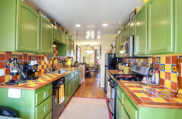 Spanish-Style San Clemente Loft - King Bed, AC, Garage, Walk to North Beach