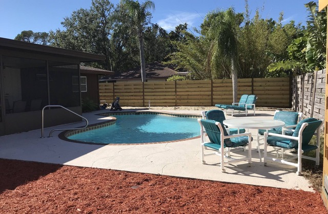 Casa limpia y reluciente cerca del río Manatee y el área de Warners Bayou NW Bradenton