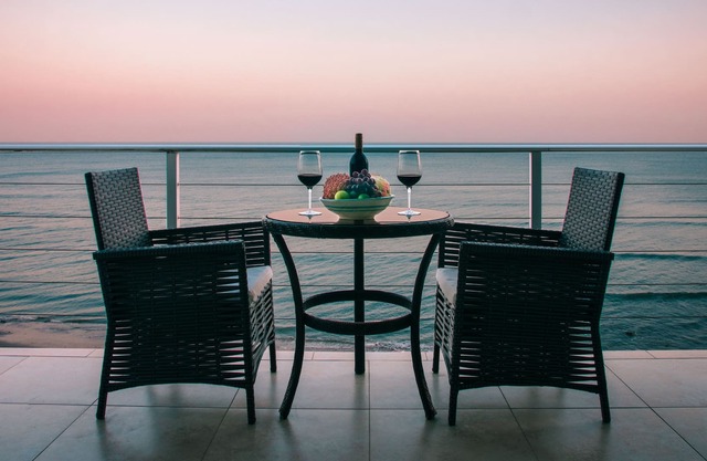 SPECTACULAR BEACHFRONT SUITE WITH MAGNIFICENT VIEW - GOLDEN COWRY