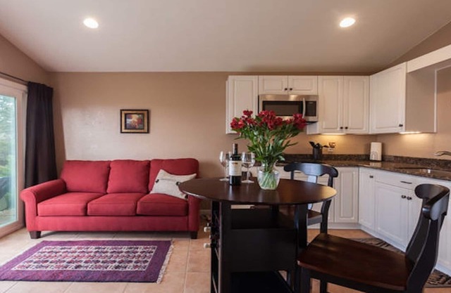 Espectacular vista en el medio de Wine Country: Private 1-Bedroom Guesthouse