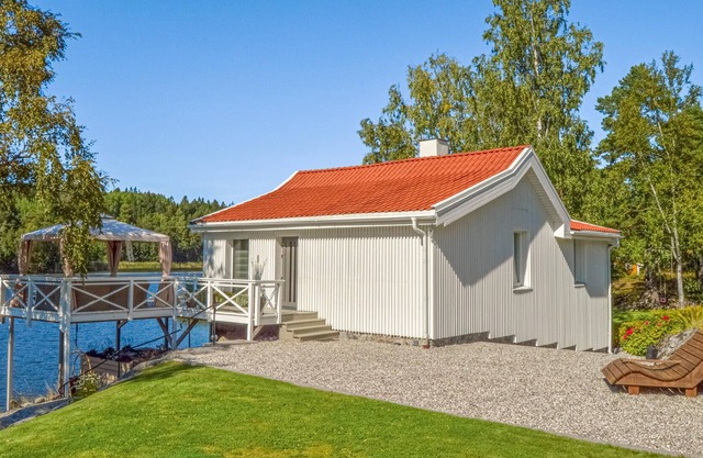 Alojamiento de 2 habitaciones en Rönninge