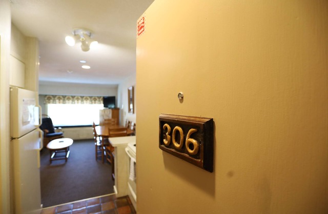 Spend your Vacation in at Inns of Waterville Valley! (306)