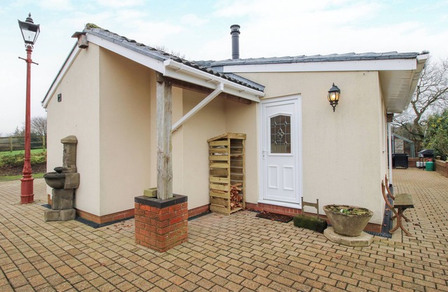 SPITFIRE LODGE, pet friendly in Loggerheads, Staffordshire