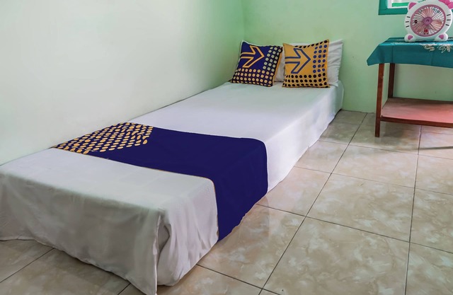 SPOT ON 93879 Wunut Homestay Syariah