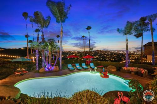 Sprawling Hilltop Retreat- Pool, Views, Sleeps 30!