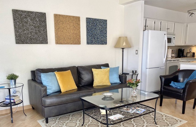 Hermoso condominio junto al estadio de los Cachorros.