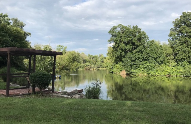 Springport Guesthouse en el lago Lillidel.