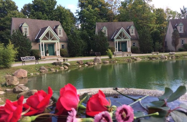 Spruce Hill Inn & Cottages