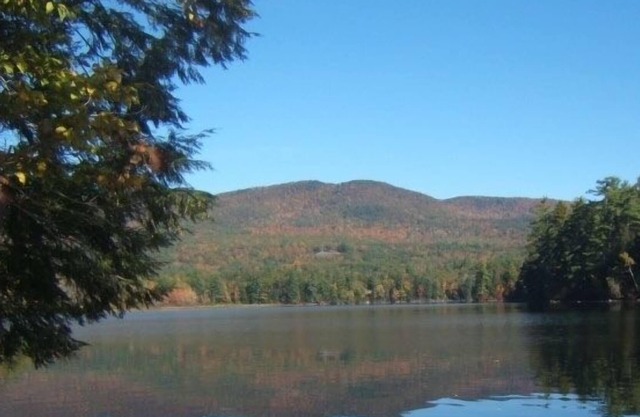 Lago Squam: retiro rústico en la cala tranquila