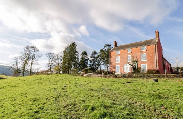 Squires Rest, LLANFAIR CAEREINION