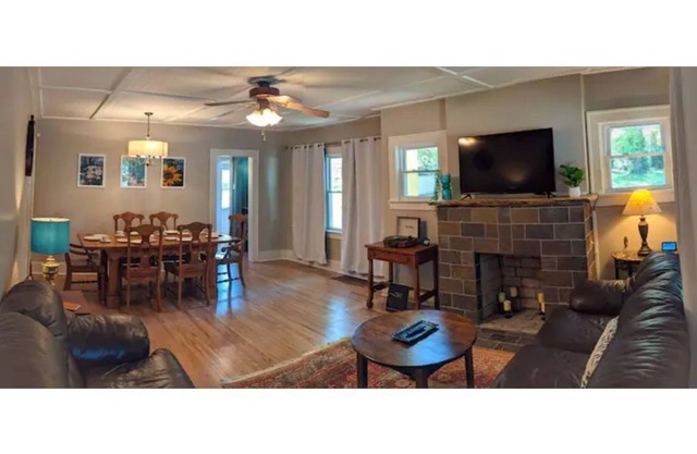 St. Joe Corner Cottage, 3 bed 1.5 bath in Midtown