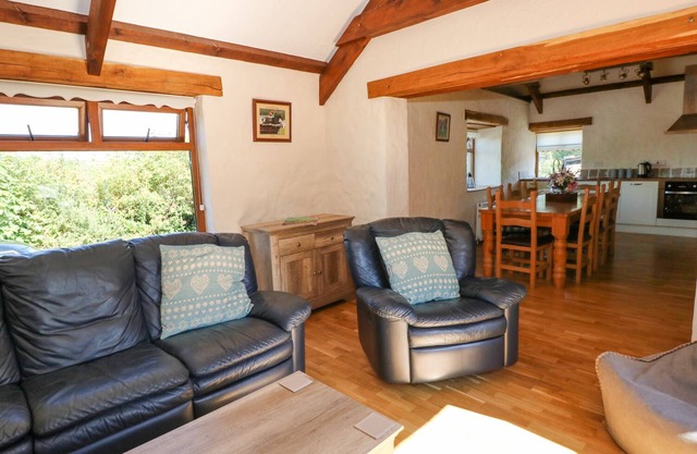CASA ESTABLE, admite mascotas, con bañera de hidromasaje en Efailwen, Ref 973755