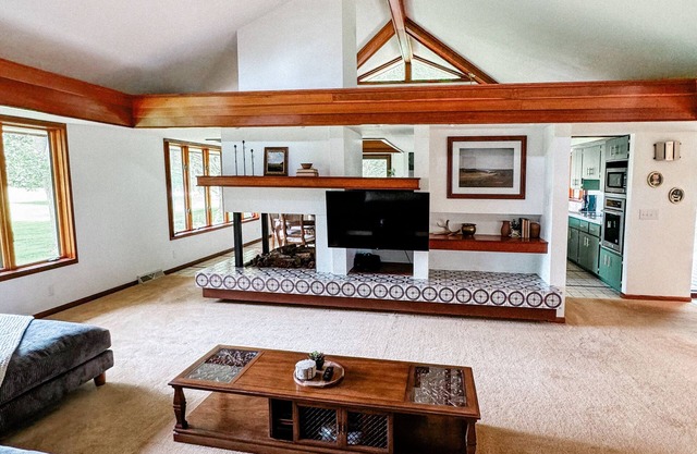 Stable Waters House