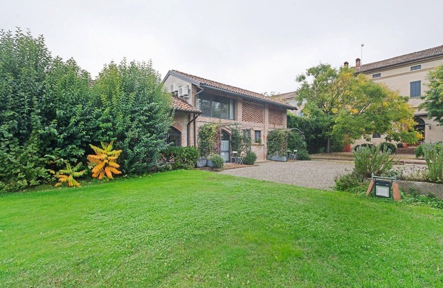 Piso con jardín en Stagno Lombardo