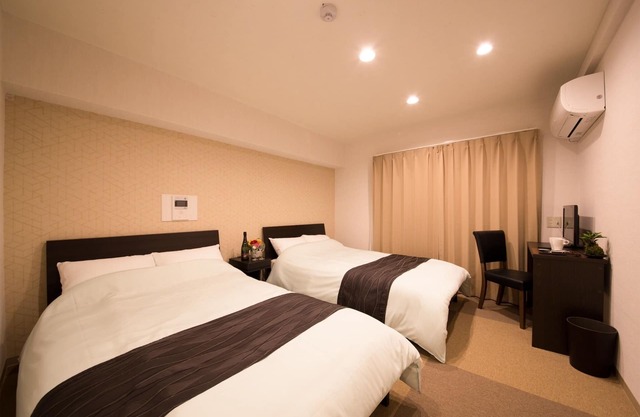 Standard Twin Room / Osaka city Ōsaka