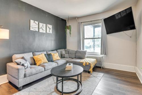 Stay and Play in Dtwn Stroudsburg Updated Townhouse